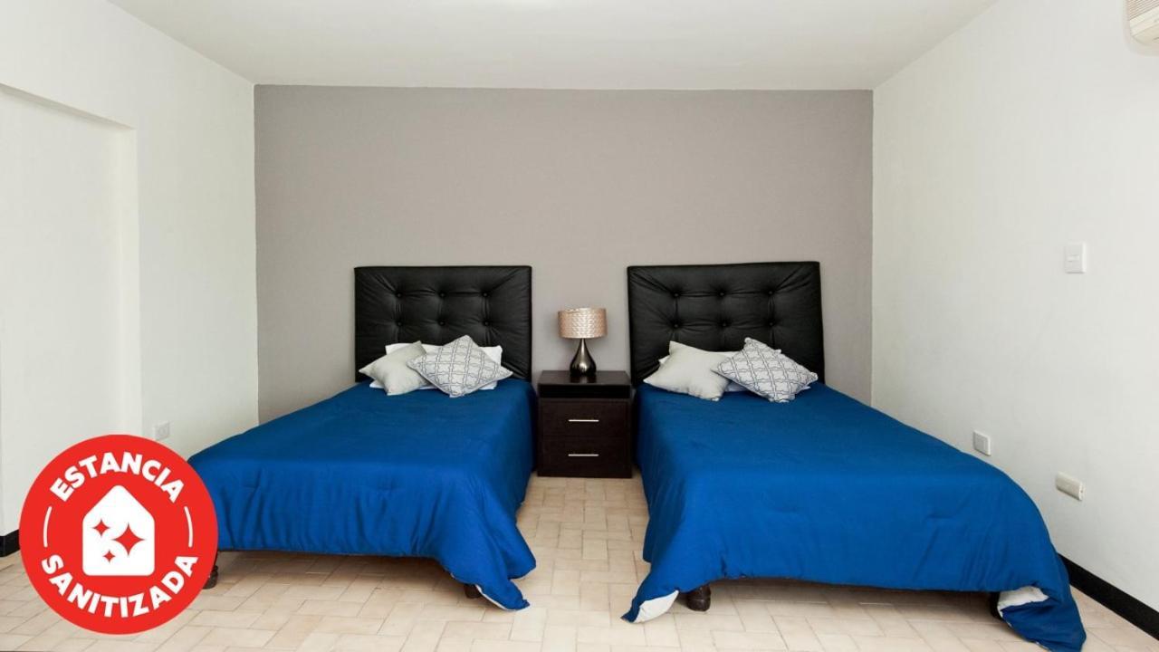 Econosuites Monterrey Buitenkant foto