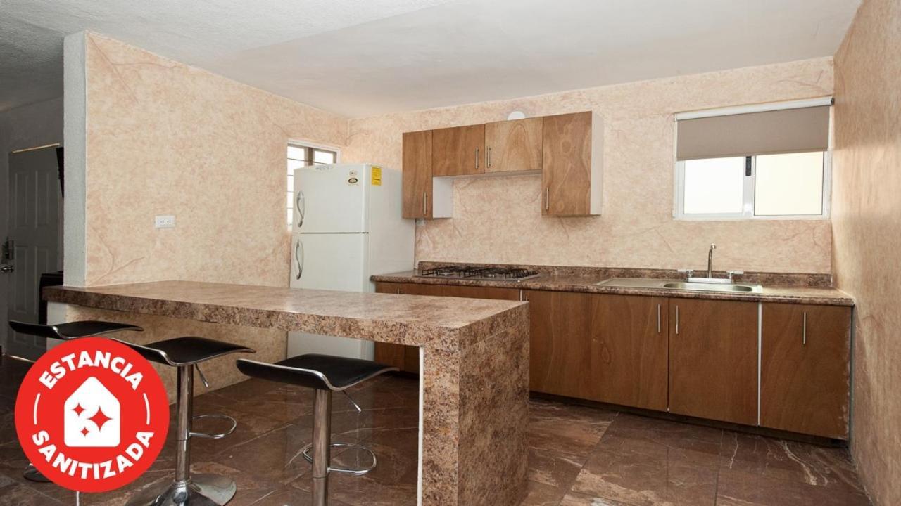 Econosuites Monterrey Buitenkant foto
