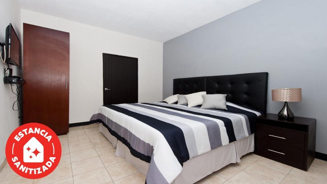 Econosuites Monterrey Buitenkant foto