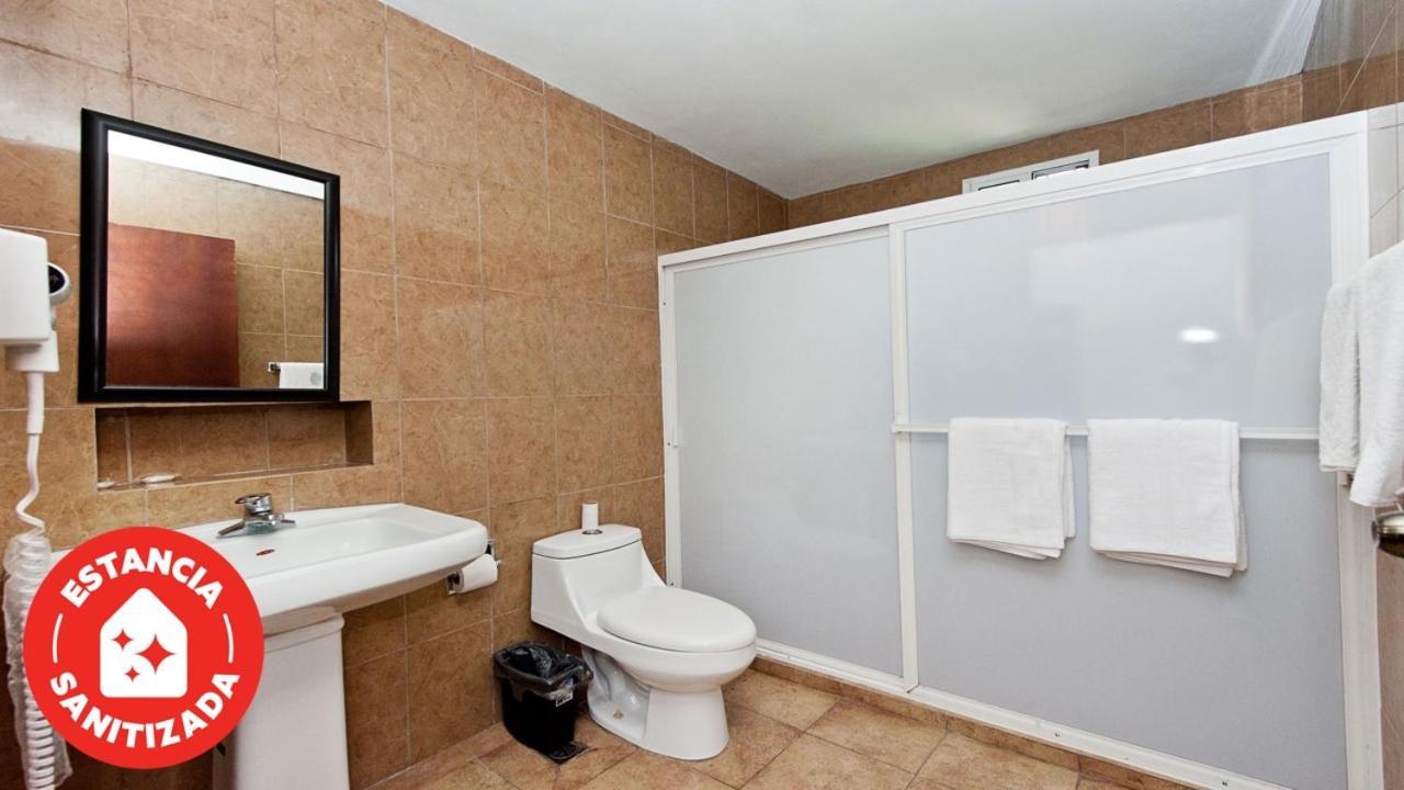 Econosuites Monterrey Buitenkant foto
