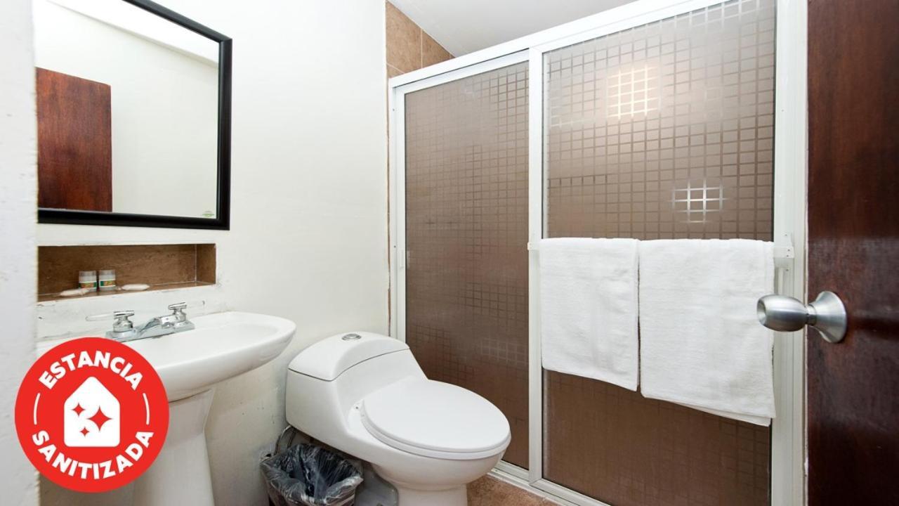 Econosuites Monterrey Buitenkant foto