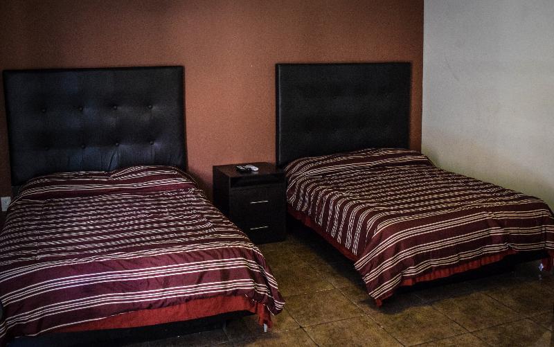 Econosuites Monterrey Buitenkant foto