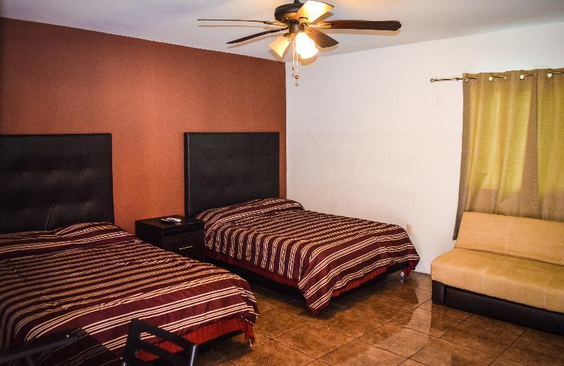 Econosuites Monterrey Buitenkant foto