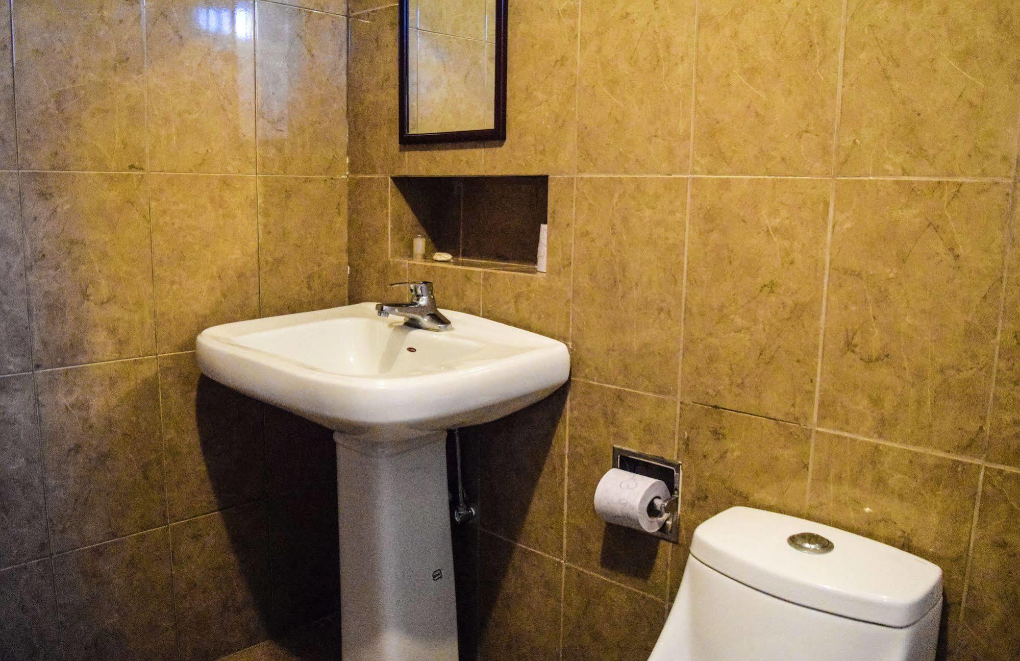 Econosuites Monterrey Buitenkant foto