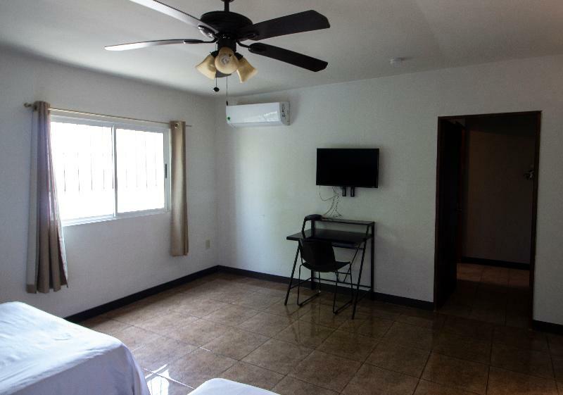Econosuites Monterrey Buitenkant foto